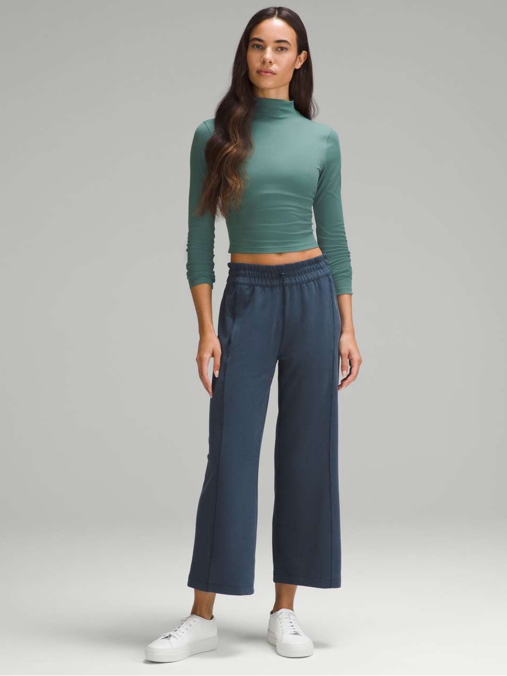 Lululemon ribbed softstreme wide leg cropped pants size 6 25” length